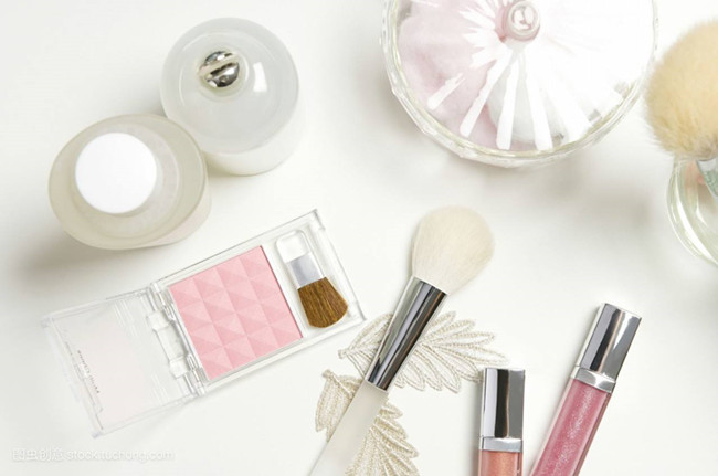 1592530922222287.jpg 化妝品進(jìn)口報(bào)關(guān)