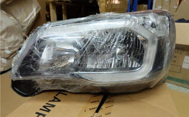 車燈等汽車配件進口報關(guān)申報條件 車燈進口報關(guān).jpg