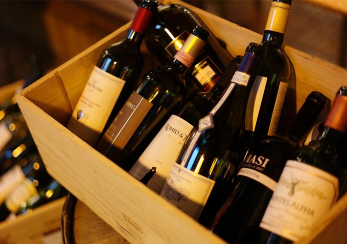 進(jìn)口葡萄酒清關(guān)代理公司告訴你所需資料 葡萄酒進(jìn)口報(bào)關(guān)公司_副本.jpg