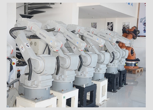 1628851430551490.jpg 二手多功能工業(yè)機器人進(jìn)口清關(guān)_副本.jpg