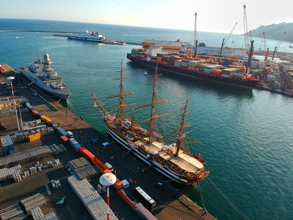 1641463594995042.jpg 廈門報關(guān)清關(guān)公司比較好_廈門AEO報關(guān)公司_副本.jpg