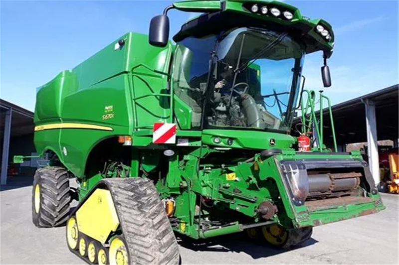 1666693082812487.png 進口二手收割機報關(guān).png